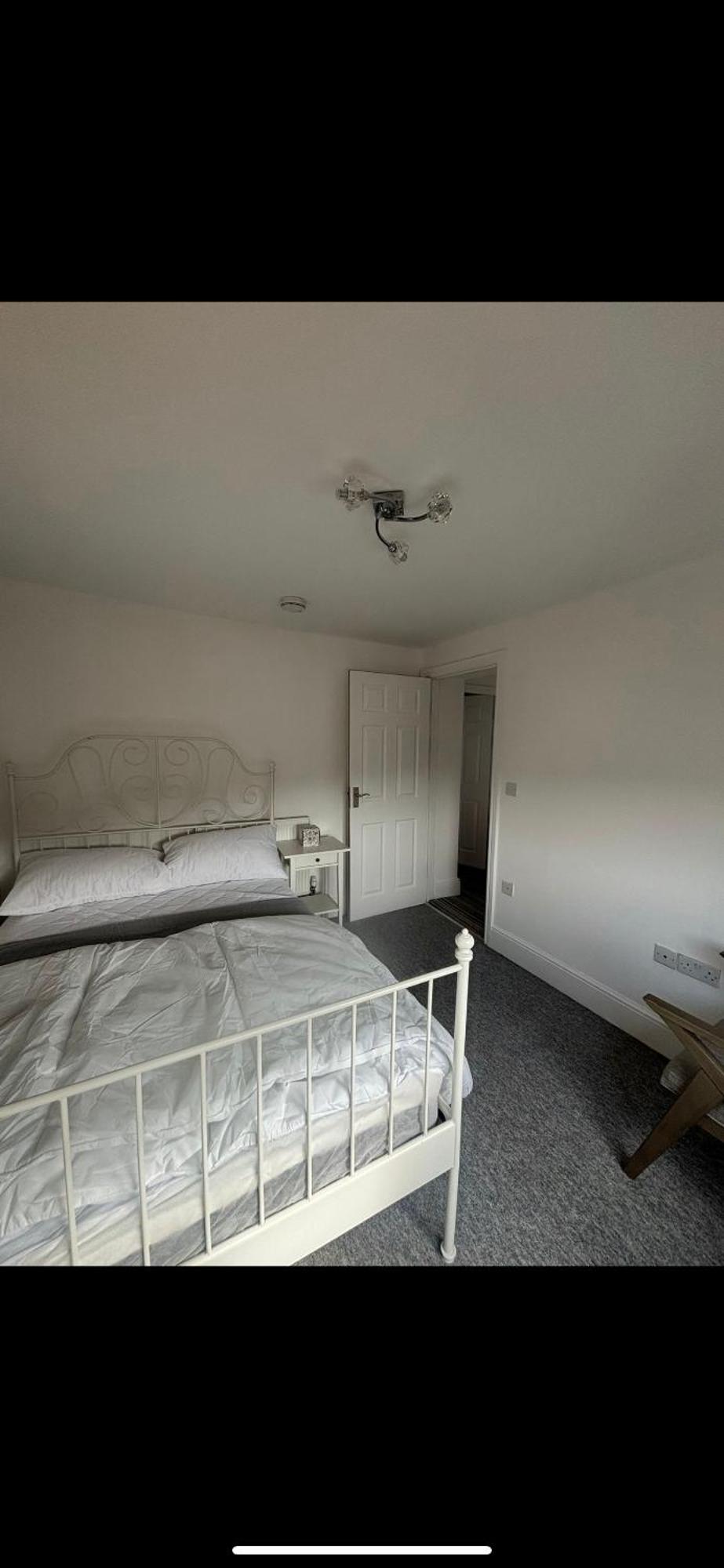Cardiff/Pernath Home2 Phòng bức ảnh